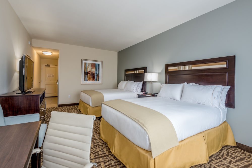 Suite, 2 Queen Beds, Accessible (Communications) photo 3