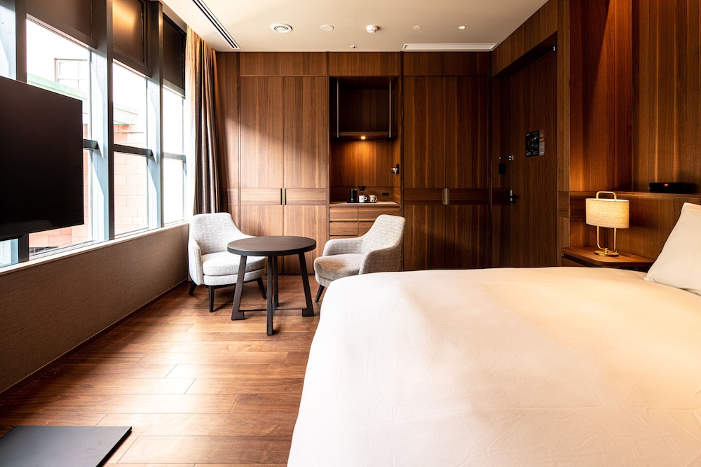 Executive Double Room with Club Lounge Access, Non Smoking (Episode 2) (Single Use) - Photo 1