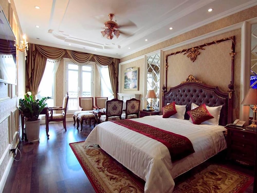 Suite, City View