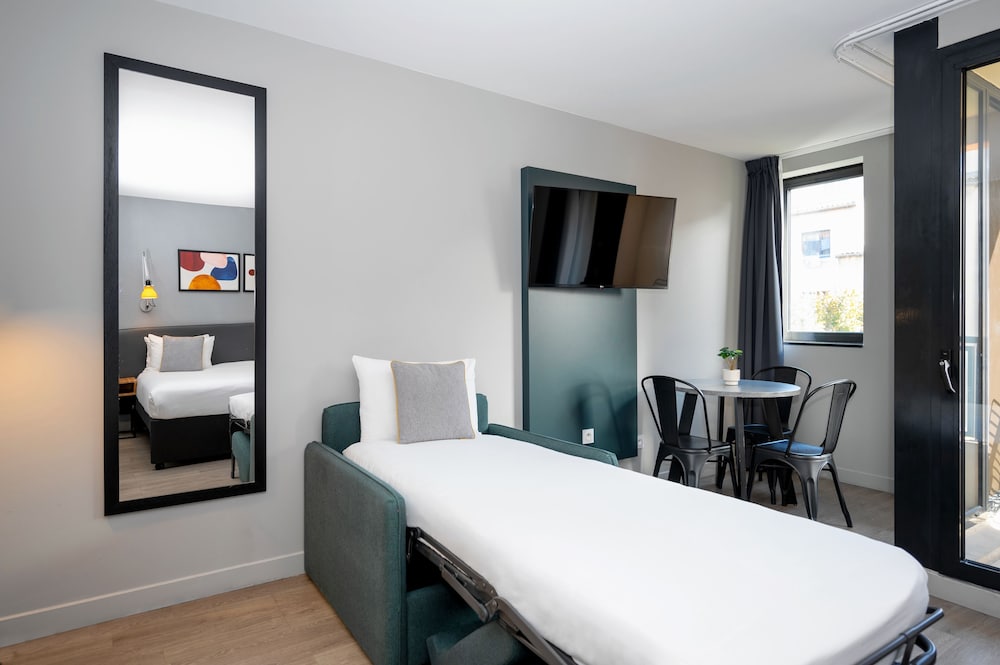 Studio Apartment, Accessible (3 Adults) photo 3