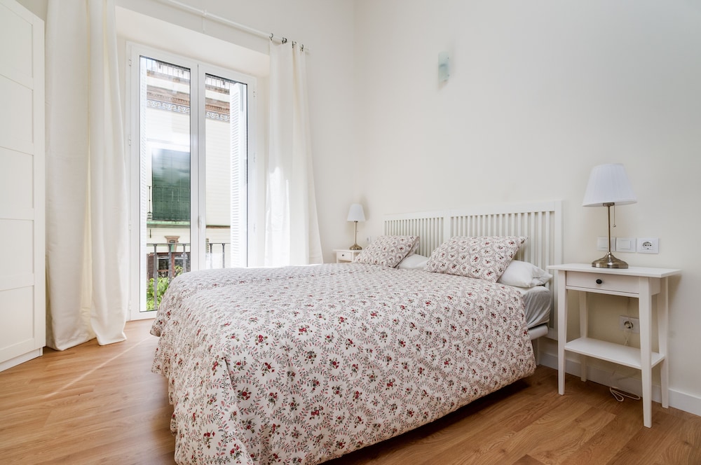 Apartment (2 Bedrooms)