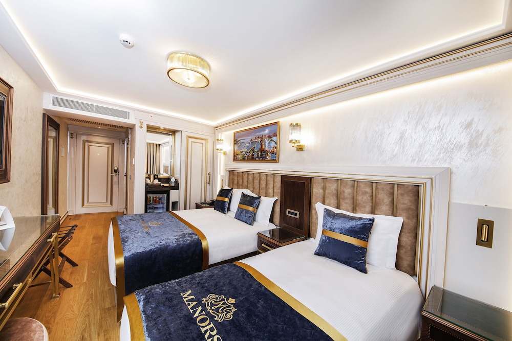 Deluxe Triple Room photo 2