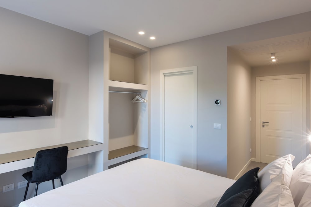 Deluxe Double Room, Balcony, Garden View photo 3