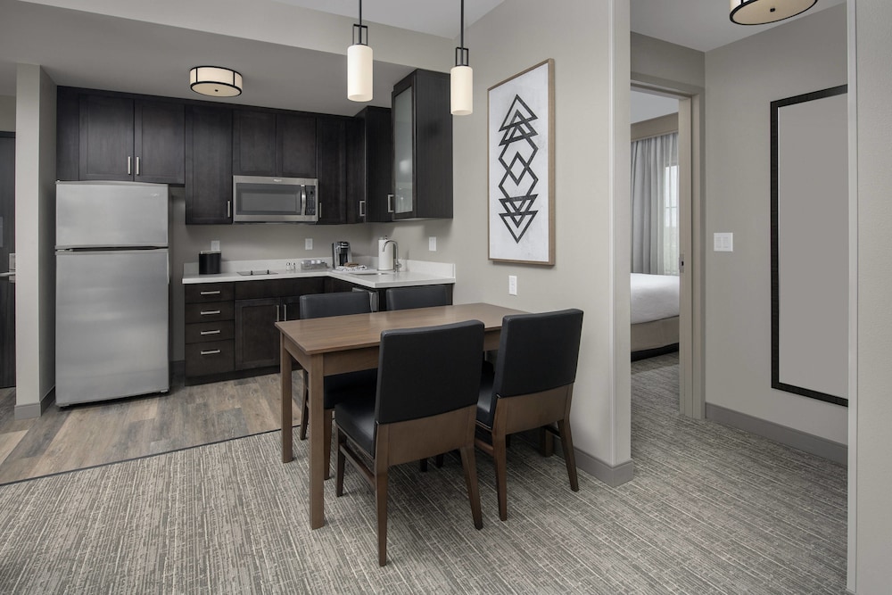 Suite, 1 Bedroom (Mobility Accessible, Roll-In Shower) photo 2