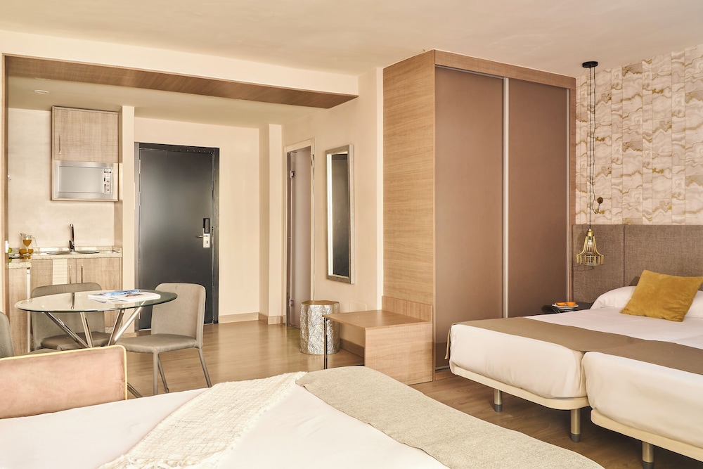 Studio, Balcony (3 adults) - Photo 1