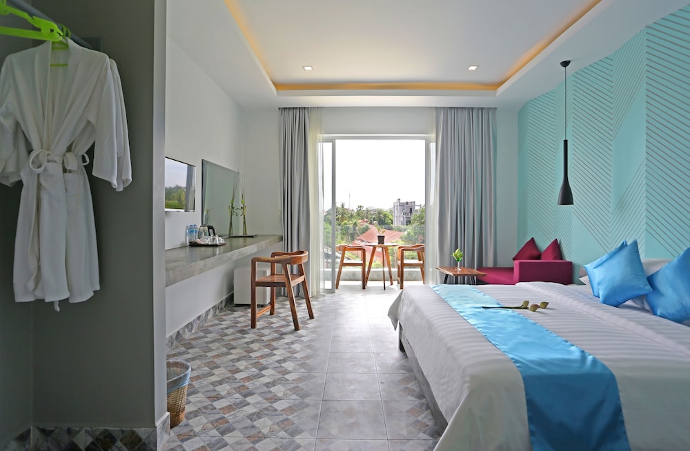 Deluxe Double Private Balcony with Pool view (Free Airport Pick up)