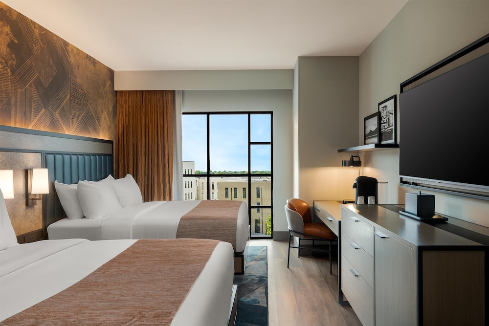 Standard Room, 2 Queen Beds (Hearing)