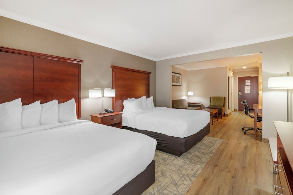 Superior Double Room, Refrigerator & Microwave photo 1