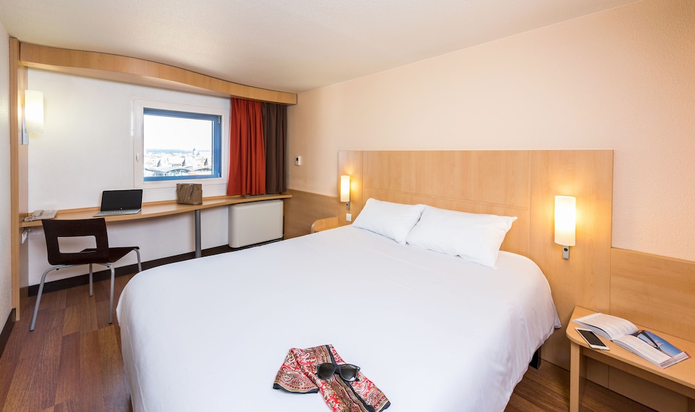 Standard Room, 1 Double Bed - Photo 12