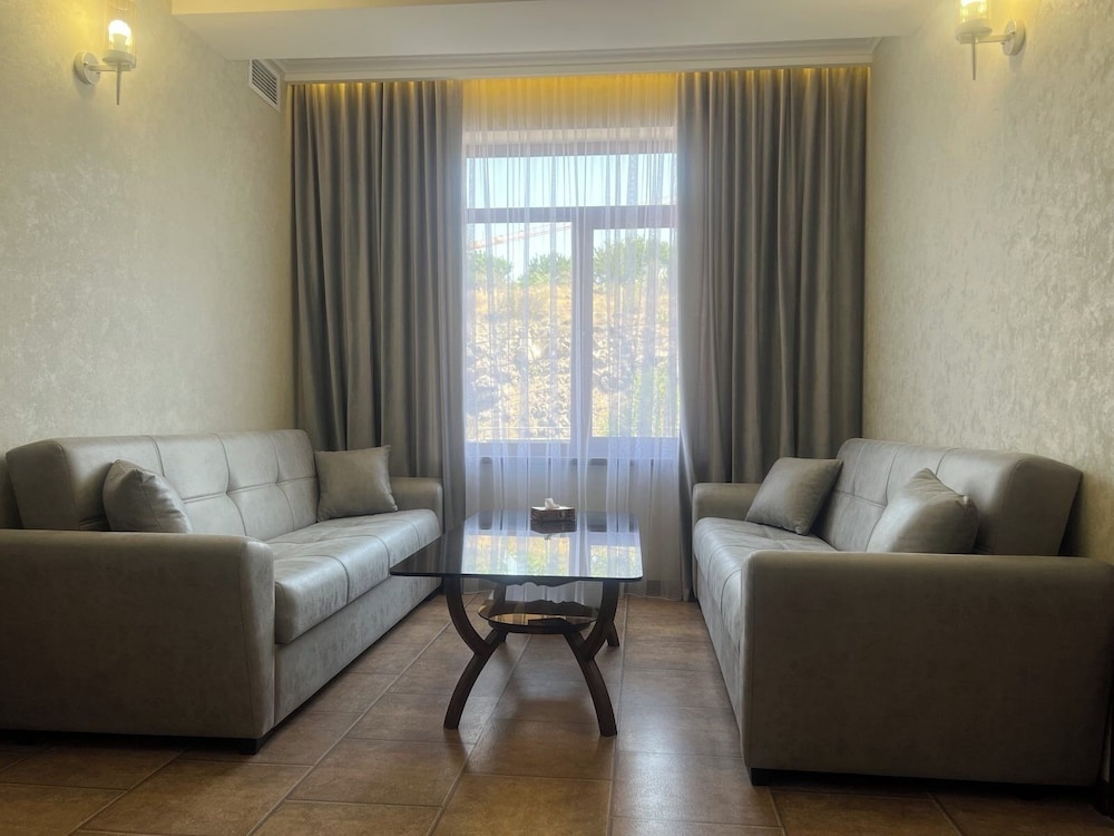 Family Room, 2 Bedrooms, Private Bathroom