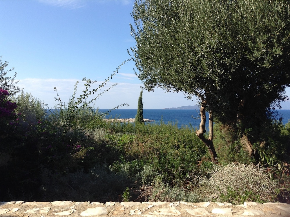 Executive Double Room, Partial Sea View - Photo 9