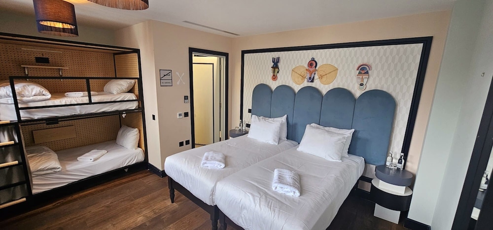 Family Quadruple Room, City View photo 1