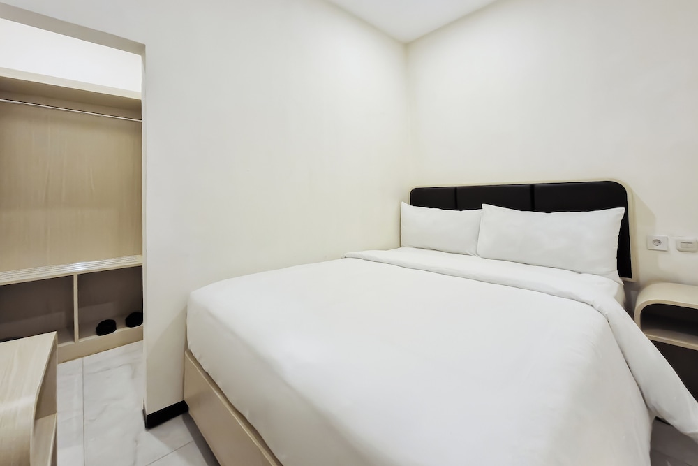 Economy Room, 1 Double Bed, Shared Bathroom