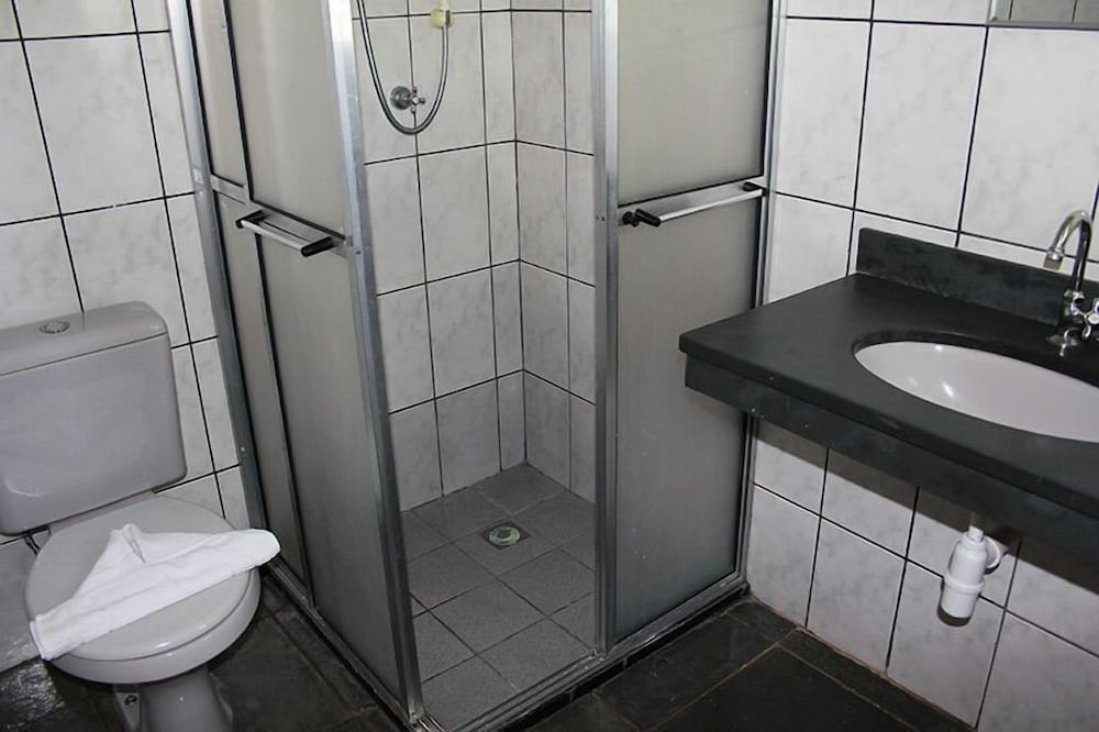 Double Room (With Air Conditioning) photo 1