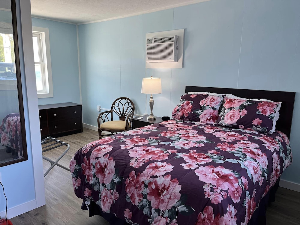 Queen Room photo 1