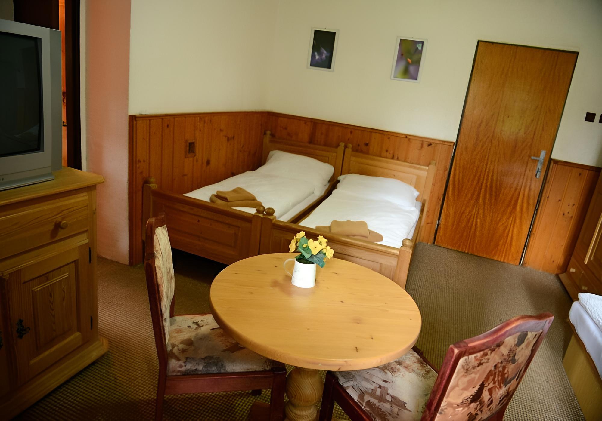 Twin Room, Private Bathroom photo 1