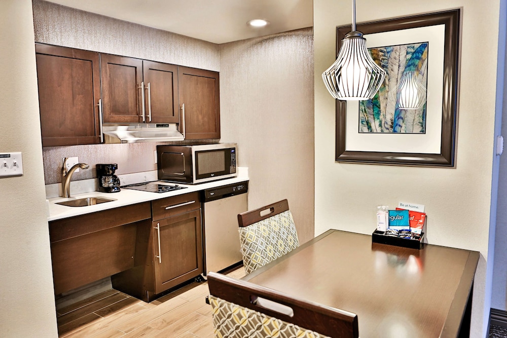 Suite, 1 King Bed, Accessible, Bathtub (Mobility & Hearing) - Photo 6