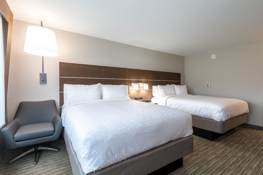 Standard Room, 2 Queen Beds, Accessible (Communications) - Photo 6