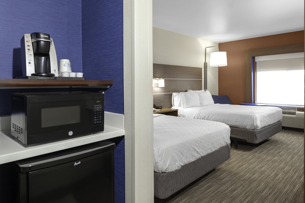 Standard Room, 2 Queen Beds, Accessible, Non Smoking (Communications)
