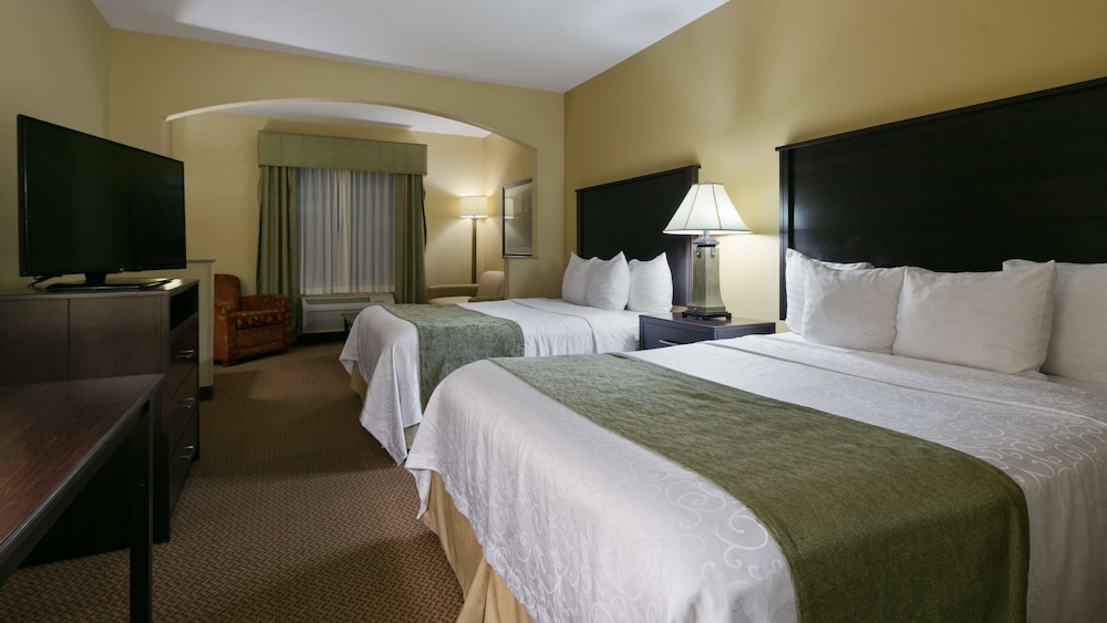 Suite, 2 Queen Beds, Non Smoking, River View - Photo 2