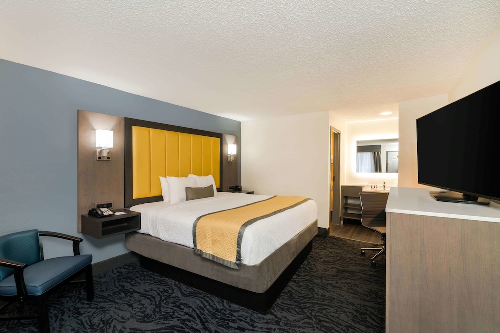Room, 1 King Bed, Non Smoking - Photo 1