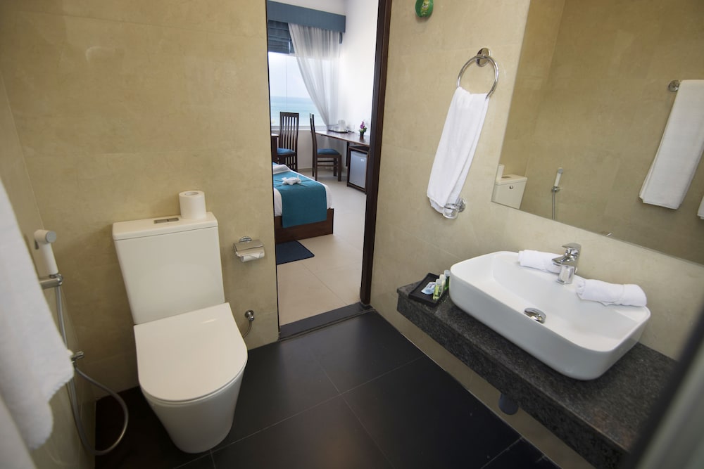 Deluxe Room With Direct Sea View photo 2