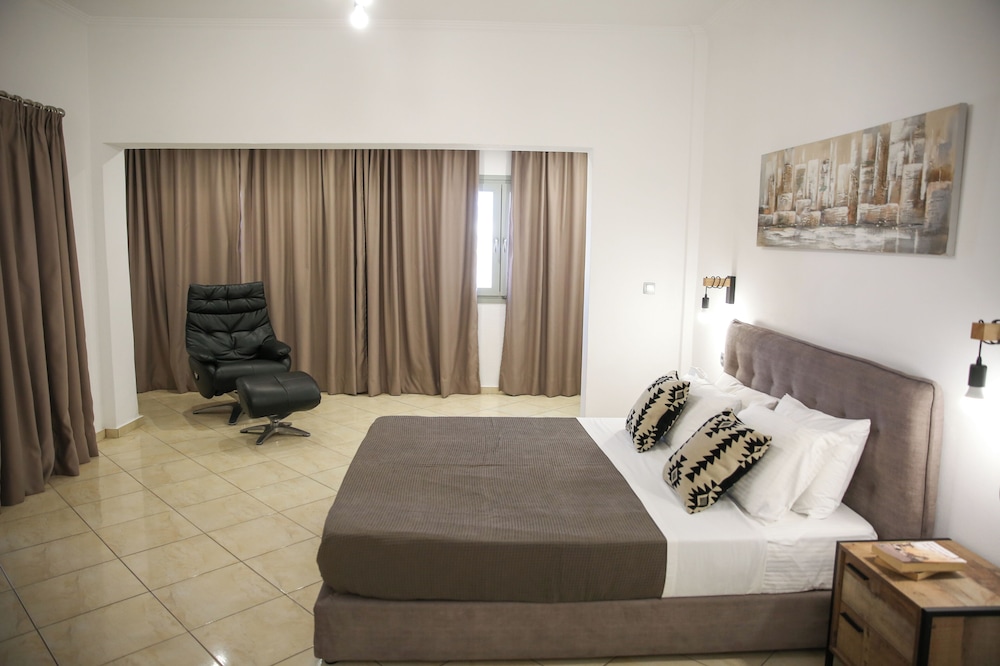 Deluxe Studio Suite