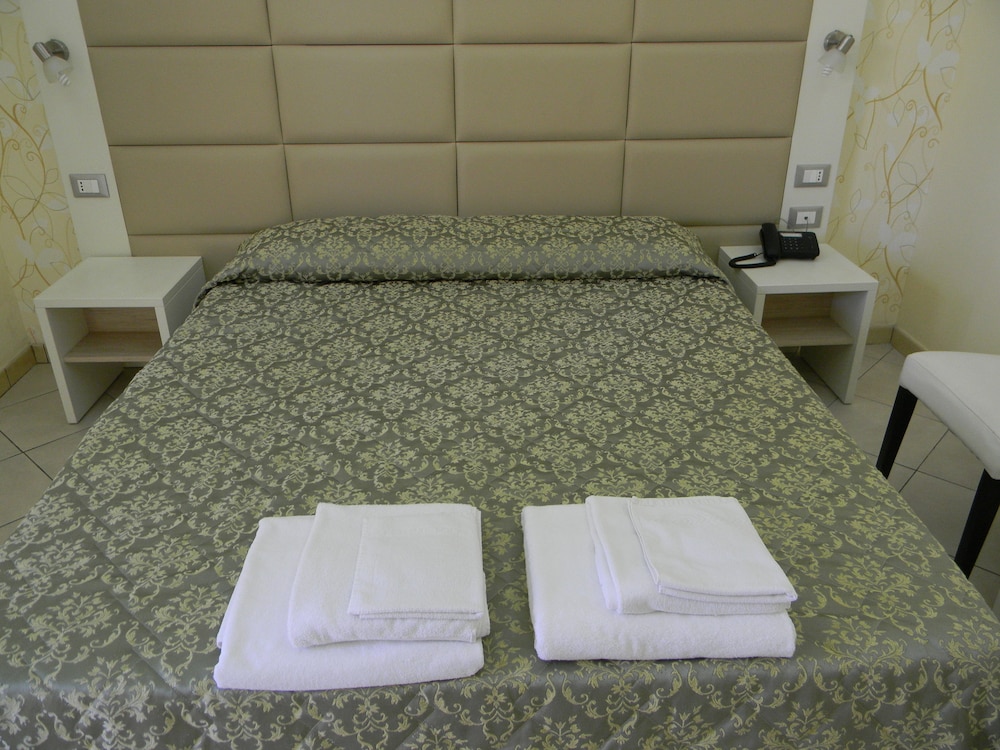 Double Room (with beach service) photo 2