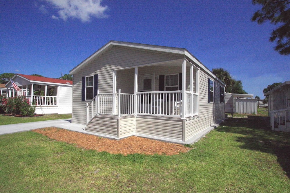 Mobile Home, 2 Bedrooms, Kitchen photo 3