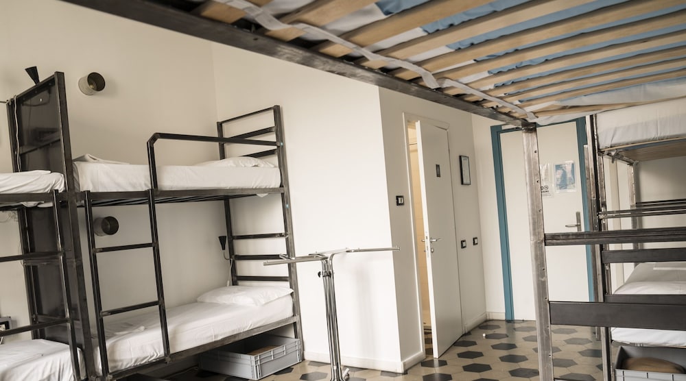 Shared Dormitory, Mixed Dorm, Shared Bathroom (6 pax)