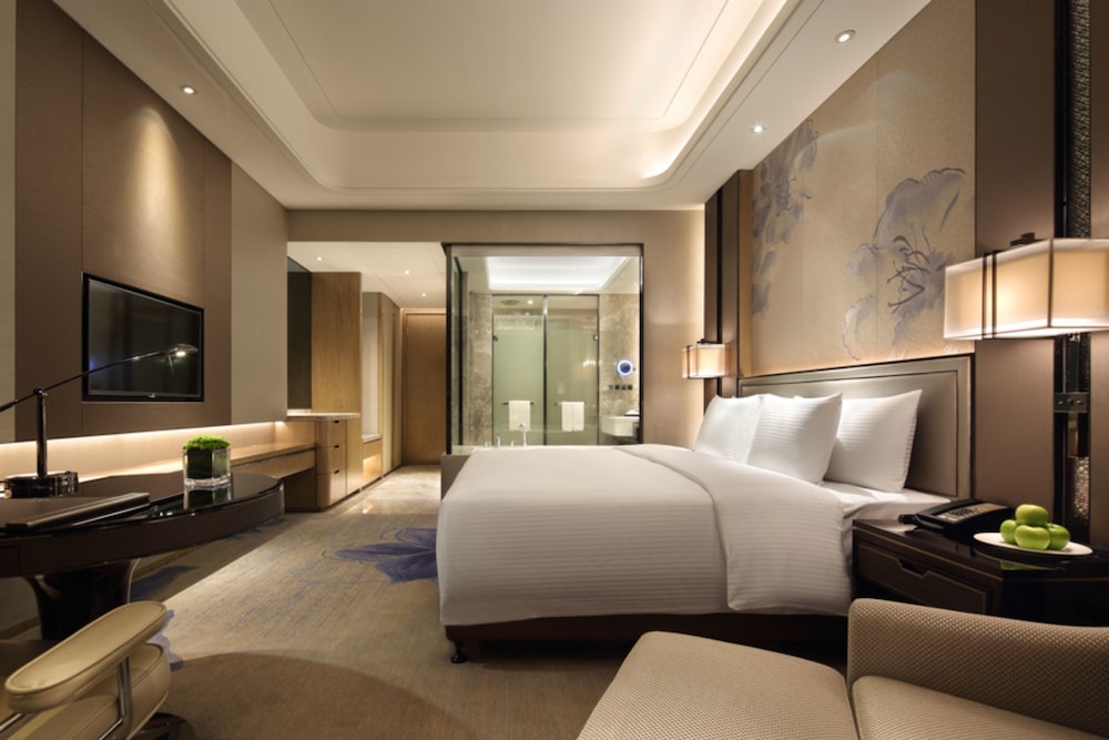 Grand Deluxe King Room photo 2