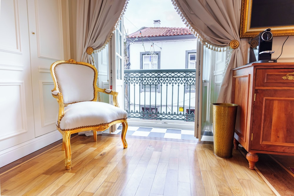 Comfort Room, Patio, Courtyard View photo 2