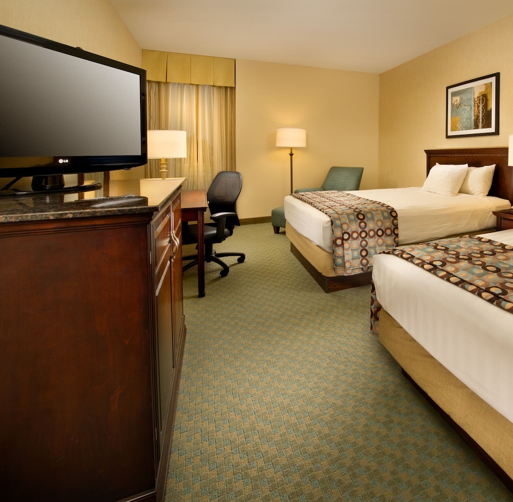 Deluxe Suite, Multiple Beds, Refrigerator & Microwave (2 Rooms, Upper Floor) photo 3