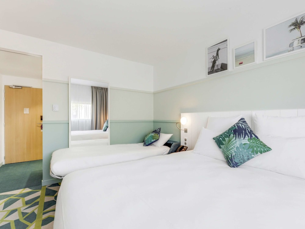 Standard Room, Multiple Beds - Photo 2
