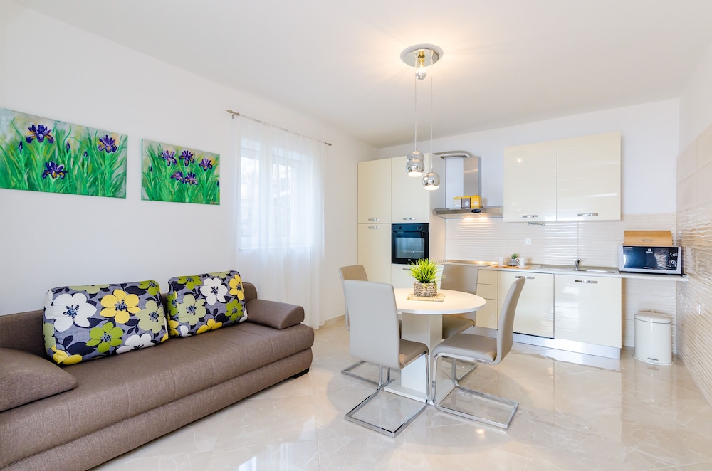 Standard Apartment, 1 Bedroom, Patio, Sea View photo 2