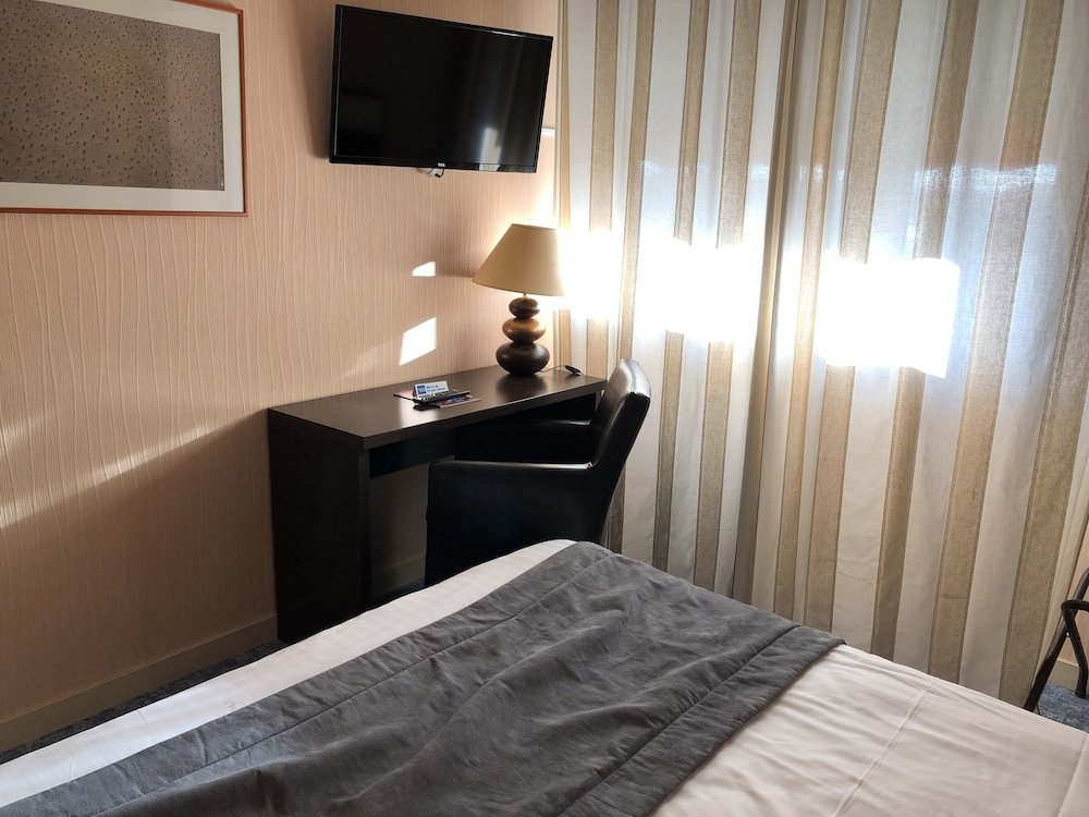 Superior Double or Twin Room photo 2