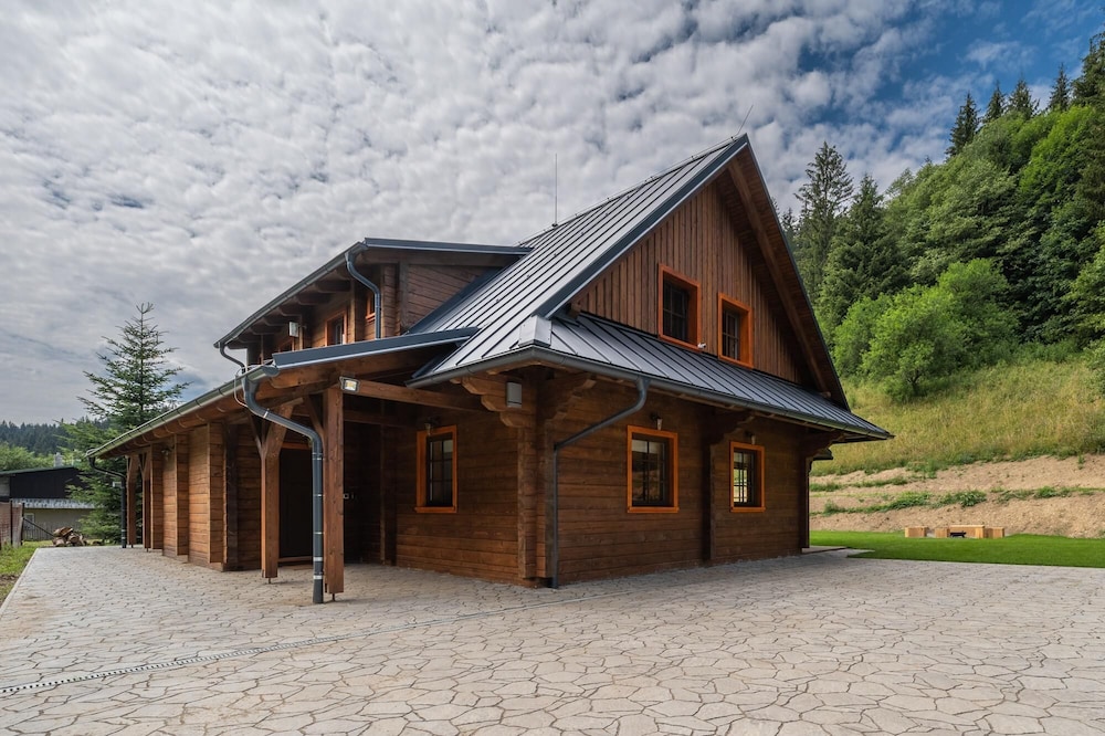 Villa photo 2