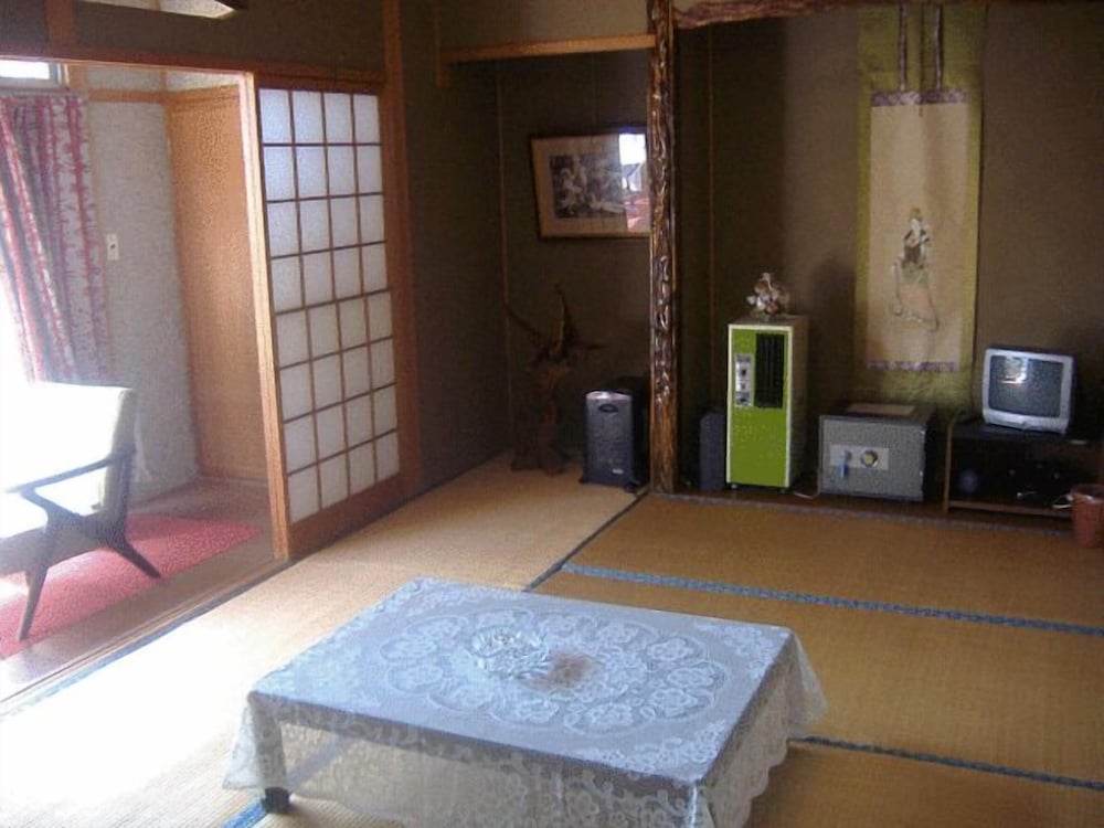 Shakunage, Japanese Style Room With Private Toilet, Up To 4 People