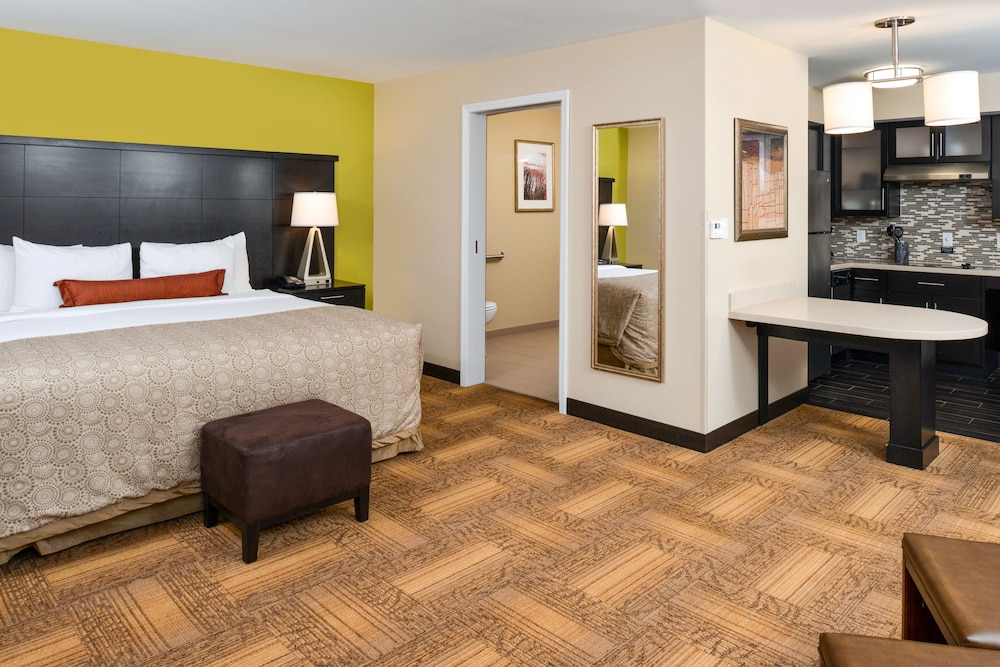 Suite, 1 Bedroom, Accessible, Kitchen (Accessible Tub) photo 3