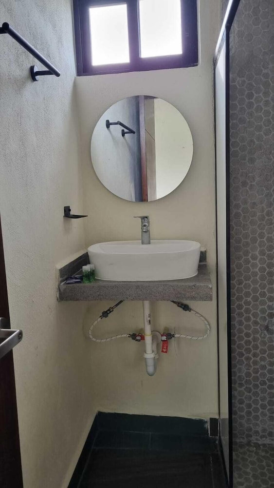 Deluxe Quadruple Room, 1 Bedroom, Partial Sea View photo 2