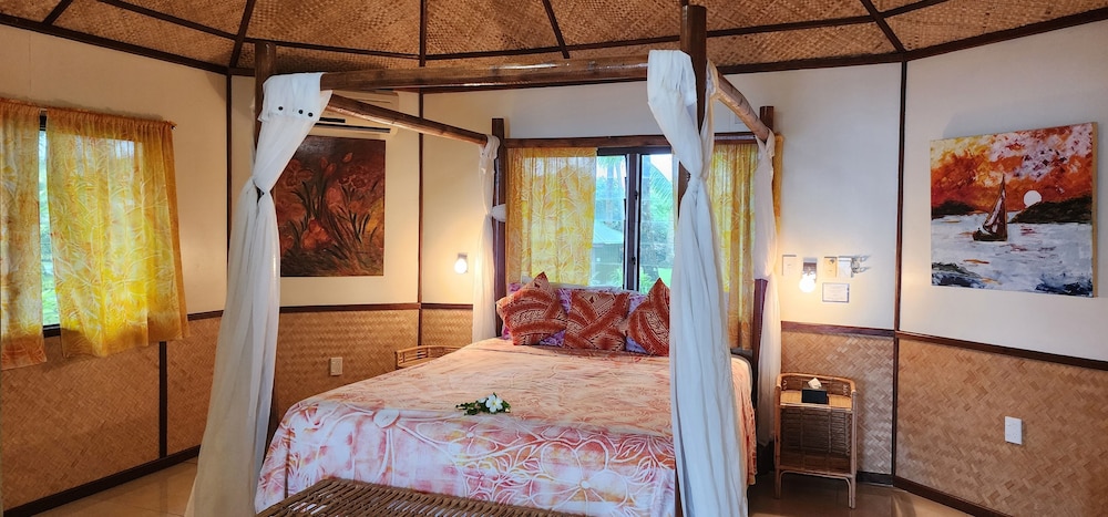 Deluxe Quadruple Room, 1 Bedroom, Ocean View, Oceanfront (Fale) photo 2