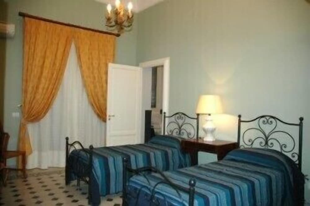 Quadruple Room - Photo 2