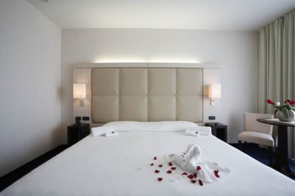 Superior Double Room, Balcony photo 2