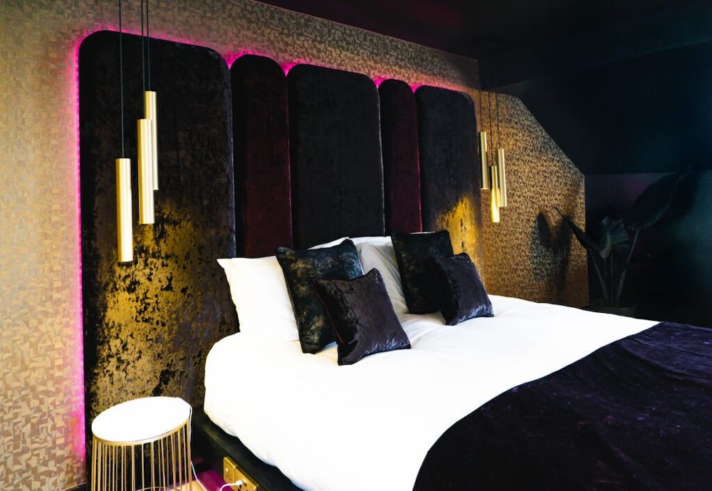 Deluxe Suite photo 2