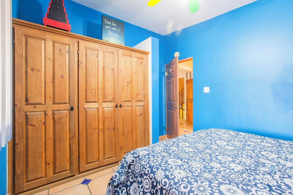 Comfort Apartment, 2 Bedrooms, Beachside photo 1