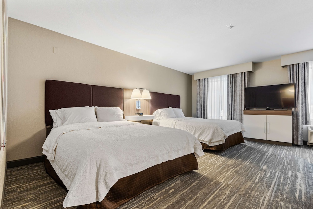 Suite, Multiple Beds, Non Smoking - Photo 5