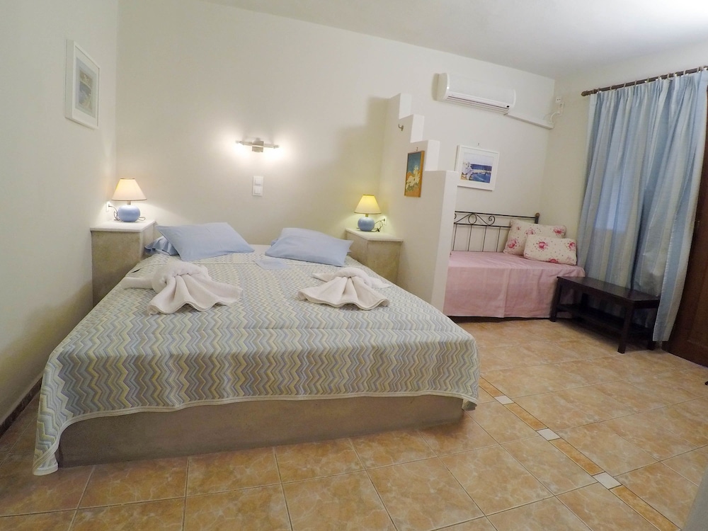 Deluxe Apartment, Courtyard Area (Private Courtyard and Village View) photo 3