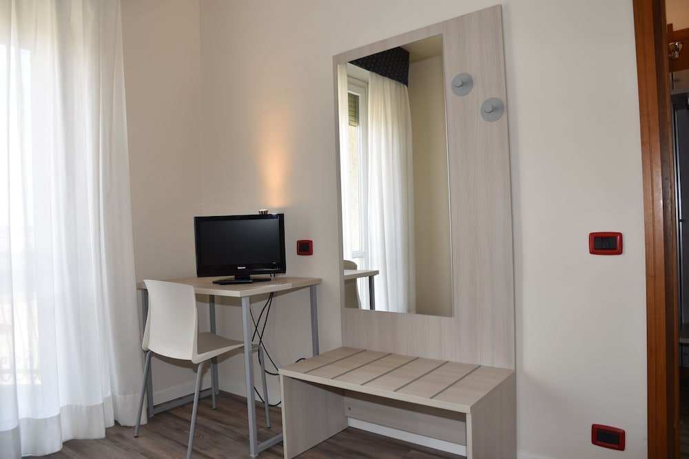 Single Room photo 2