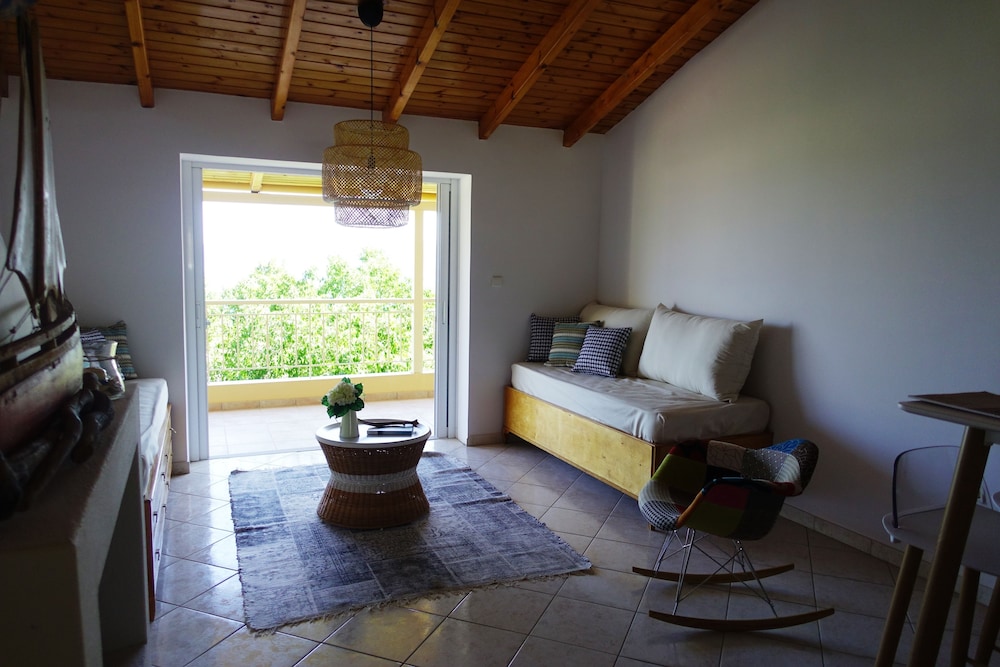 Studio (Panorama) photo 2