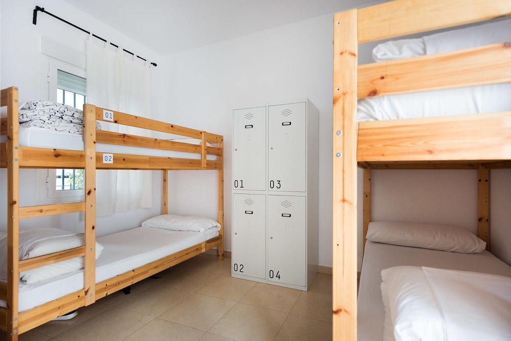 Shared Dormitory, Mixed Dorm, Shared Bathroom (1 bed in 4 Bed Dorm)